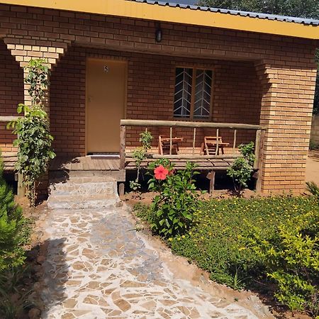 Sunshinevibe Guest House Kasane Exteriör bild