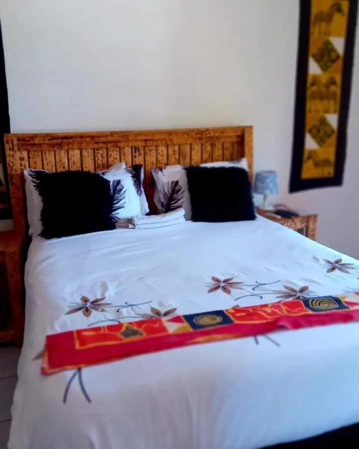 Sunshinevibe Guest House Kasane Exteriör bild