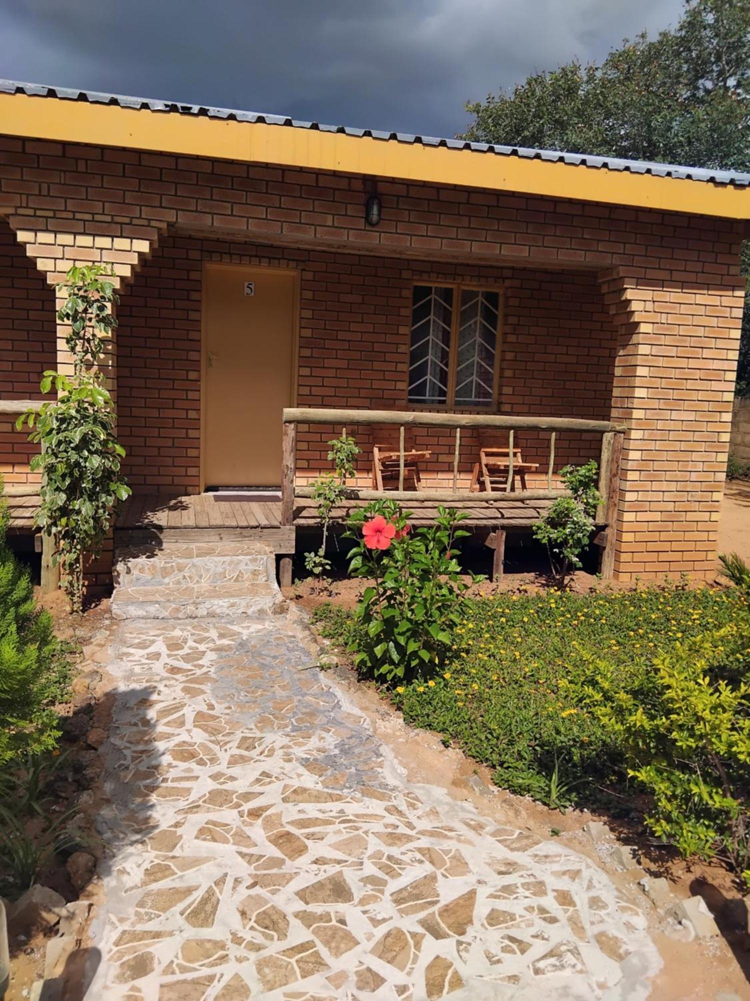 Sunshinevibe Guest House Kasane Exteriör bild